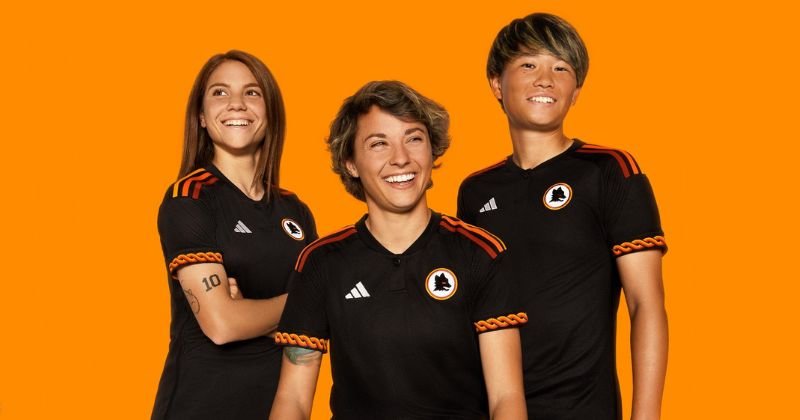 female players wearing roma 2023-24 third shirt in black